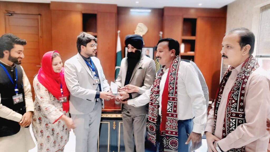 Nawai Masihi delegation meets Punjab Minister Ramesh Singh Arora in Lahore to discuss minority rights, welfare and future cooperation.